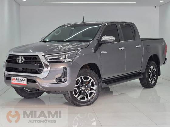 TOYOTA HILUX 2.8 D-4D TURBO DIESEL CD SRX 4X4 AUTOMÁTICO TOYOTA HILUX 2.8 D-4D TURBO DIESEL CD SRX 4X4 AUTOMÁTICO